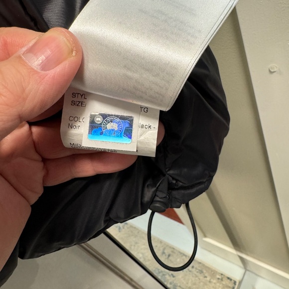 Canada Goose Men’s Everett Down Vest - Picture 6 of 6